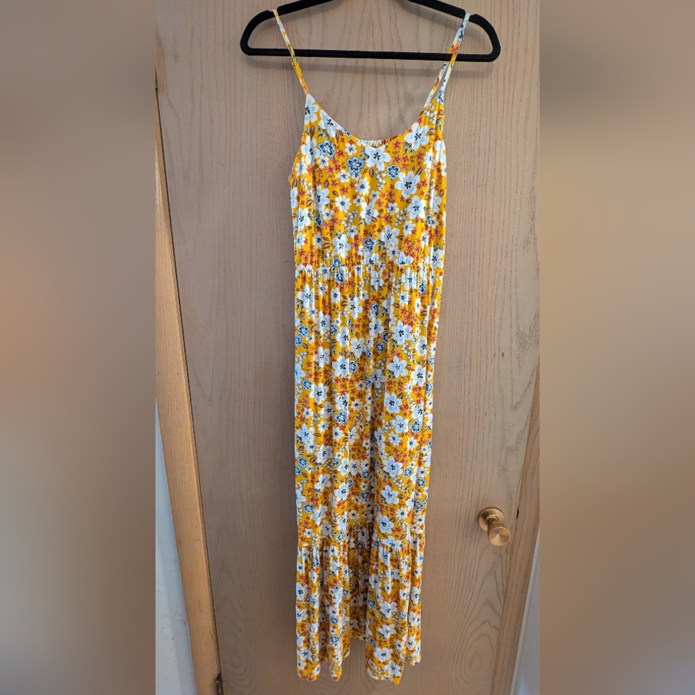 Cg L Cg Medium Yellow Floral Maxi Dress with White, Red, & Blue Blooms - Picture 2 of 7